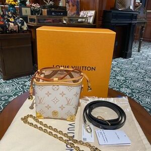 N16 Never Used Louis Vuitton Limited Version Neo Purse Charms Monogram Bag